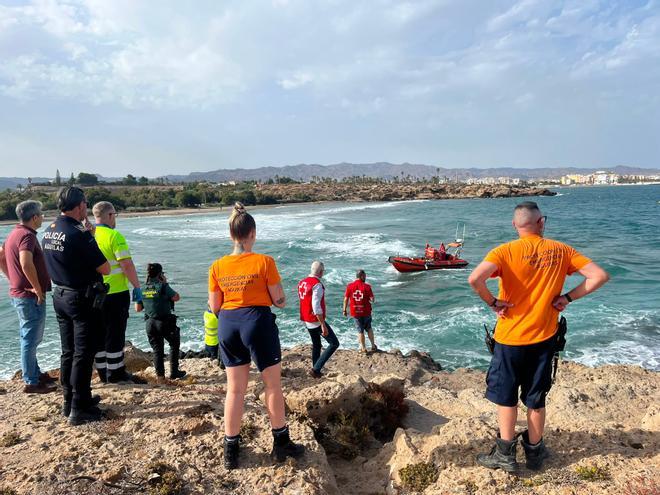 Murcia Plajında Kaybolan Gencin Peşinde: Kara, Deniz ve Hava Destekli Kapsamlı Arama