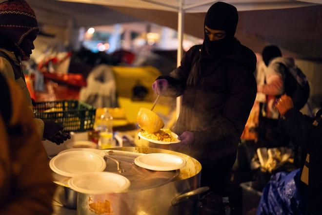 Badalona'da Evsizlik Krizi ve Yeni Umut: İlk Belediye Aşevi 2027'de Hizmete Giriyor
