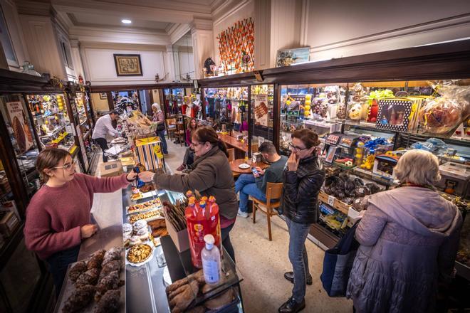 Barselona'nın Kalbinden Bir Veda: 100 Yıllık Pastisseria Ideal Kapılarını Kapatıyor