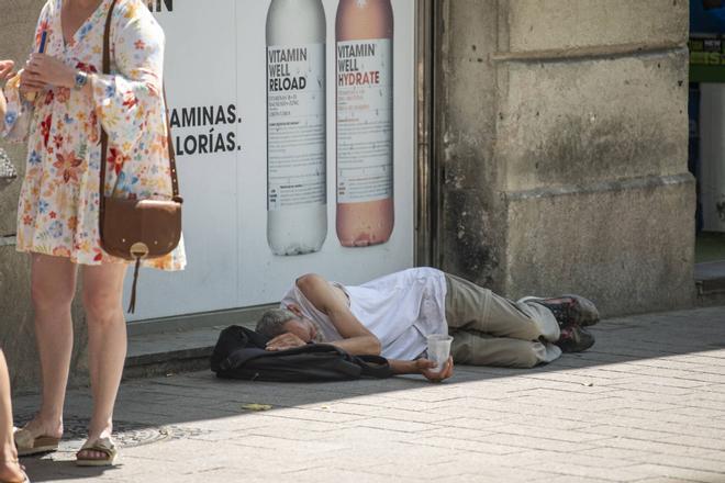 Barselona'da Evsizlerin Kavurucu Yaz Dramı: "10 Ağır Yanık Vakası Gördük"