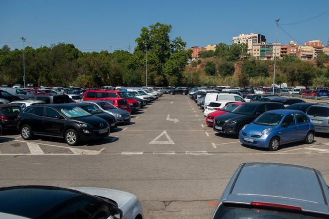 Baix Llobregat Sanayi Bölgelerinde Otopark Kaosuna 'Turuncu Bölge' Çözümü