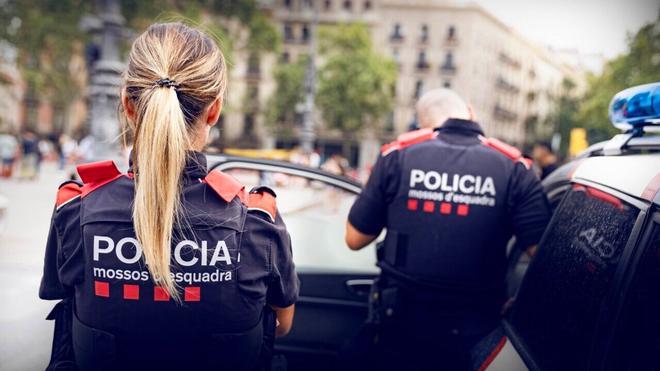 Barselona'da Uzaklaştırma Kararını İhlal Eden Adamın Şüpheli Ölümü: Mossos Soruşturuyor