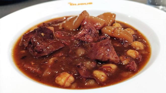 Barselona'nın Direniş Lezzeti: Bar Dijous, Kooperatif Ruhla Uygun Fiyatlı Gurme Deneyimi