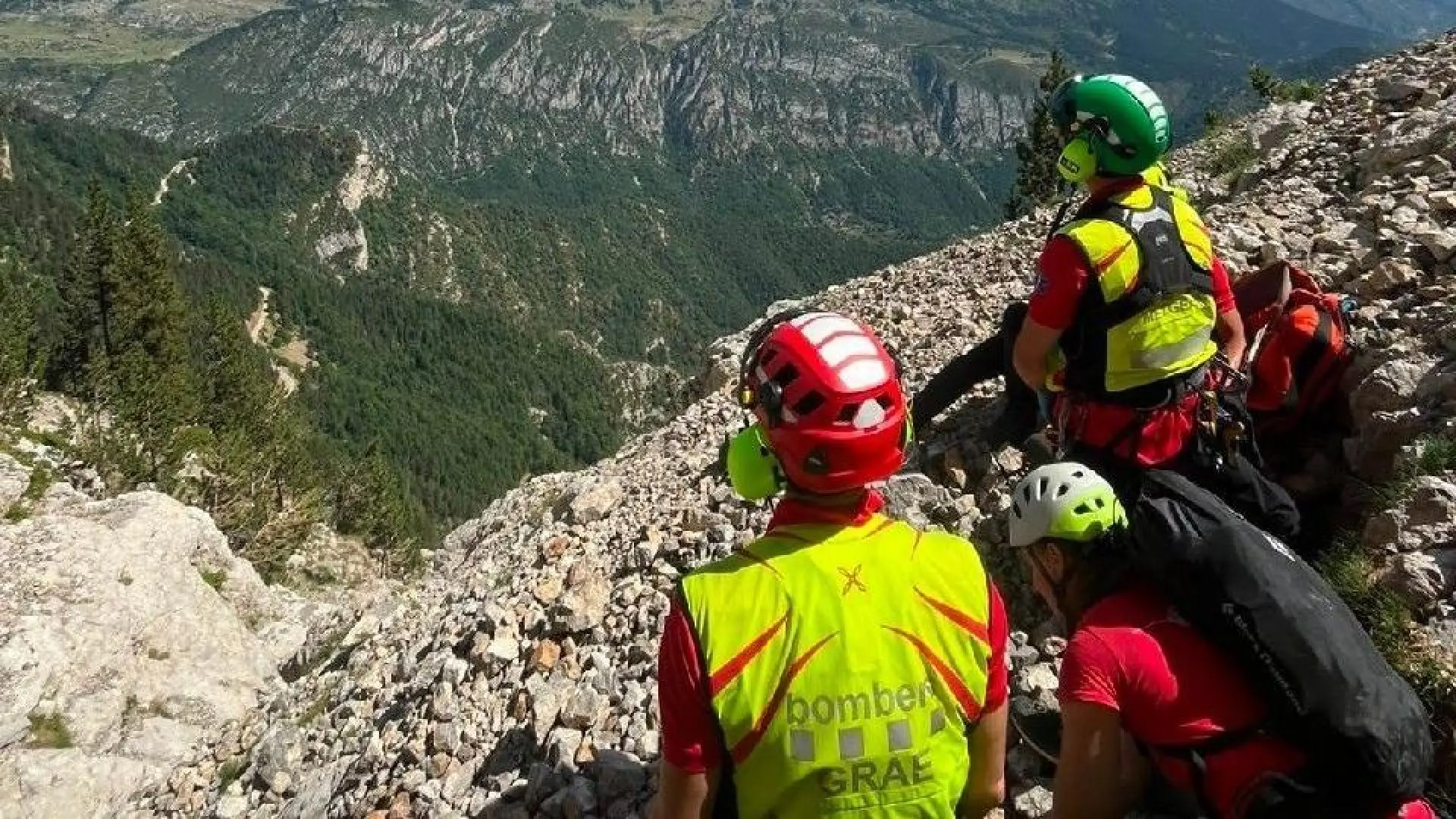 Barselona'da Pedraforca Dağı'nda 20 Metre Yüksekten Düşen Dağcı Kurtarıldı