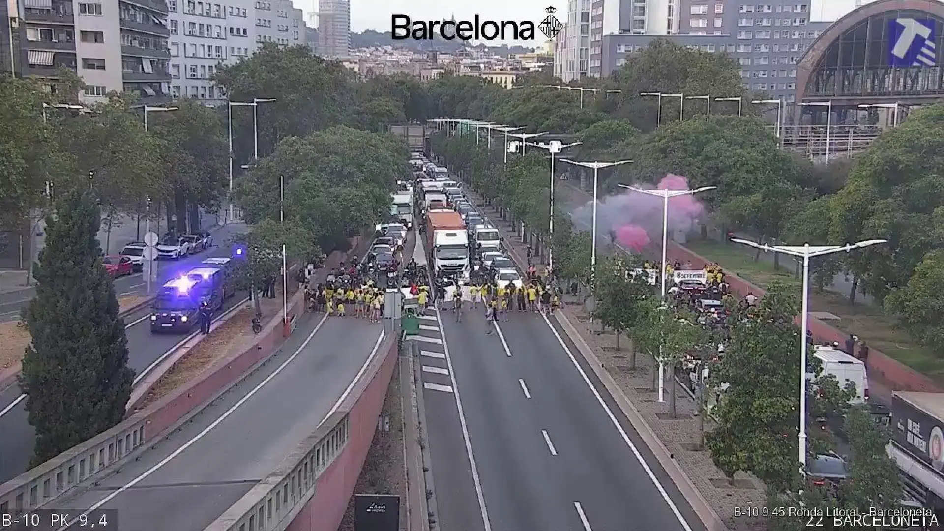 Katalonya'da Öğretmen Grevi: Okulların Açıldığı Gün Barcelona Trafiği Felç Oldu