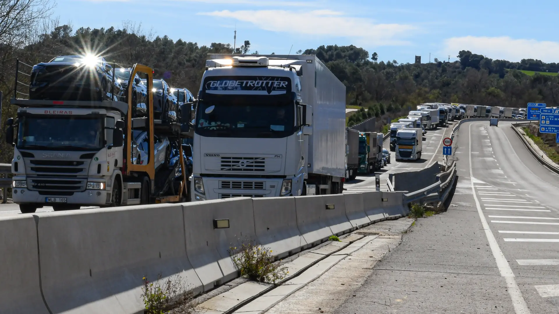 Dönüş Operasyonu: Barselona'ya Giden Yollarda Trafik Kabusu ve Kaçınılması Gereken Saatler
