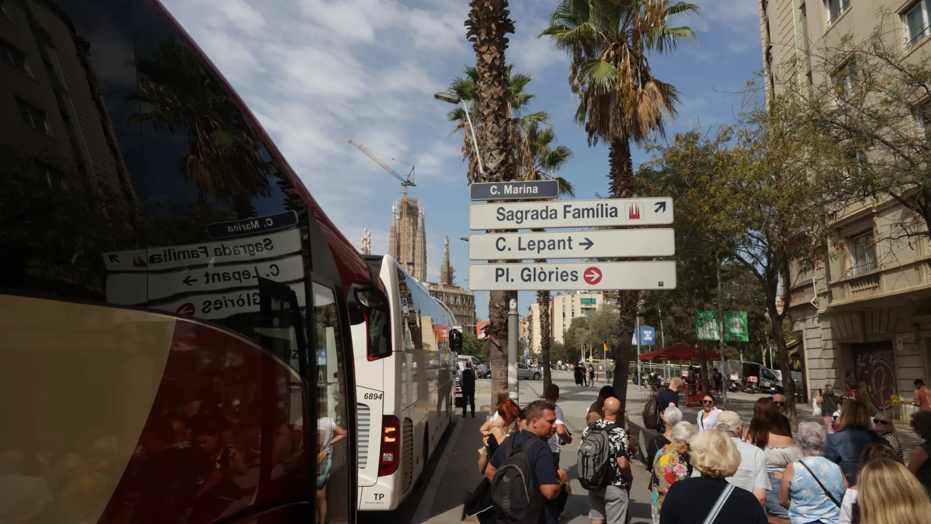 Barselona'da Tur Otobüsü Park Ücretlerine Yargı Darbesi: TSJC'den İptal Kararı