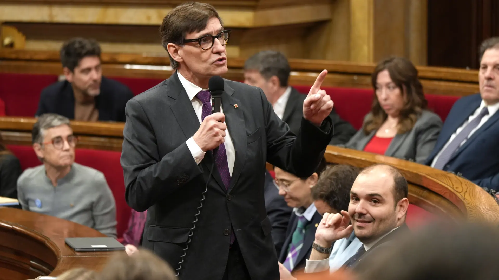 Katalonya Bütçe Krizi: Illa Hükümeti Zorlu Bir Sınavda