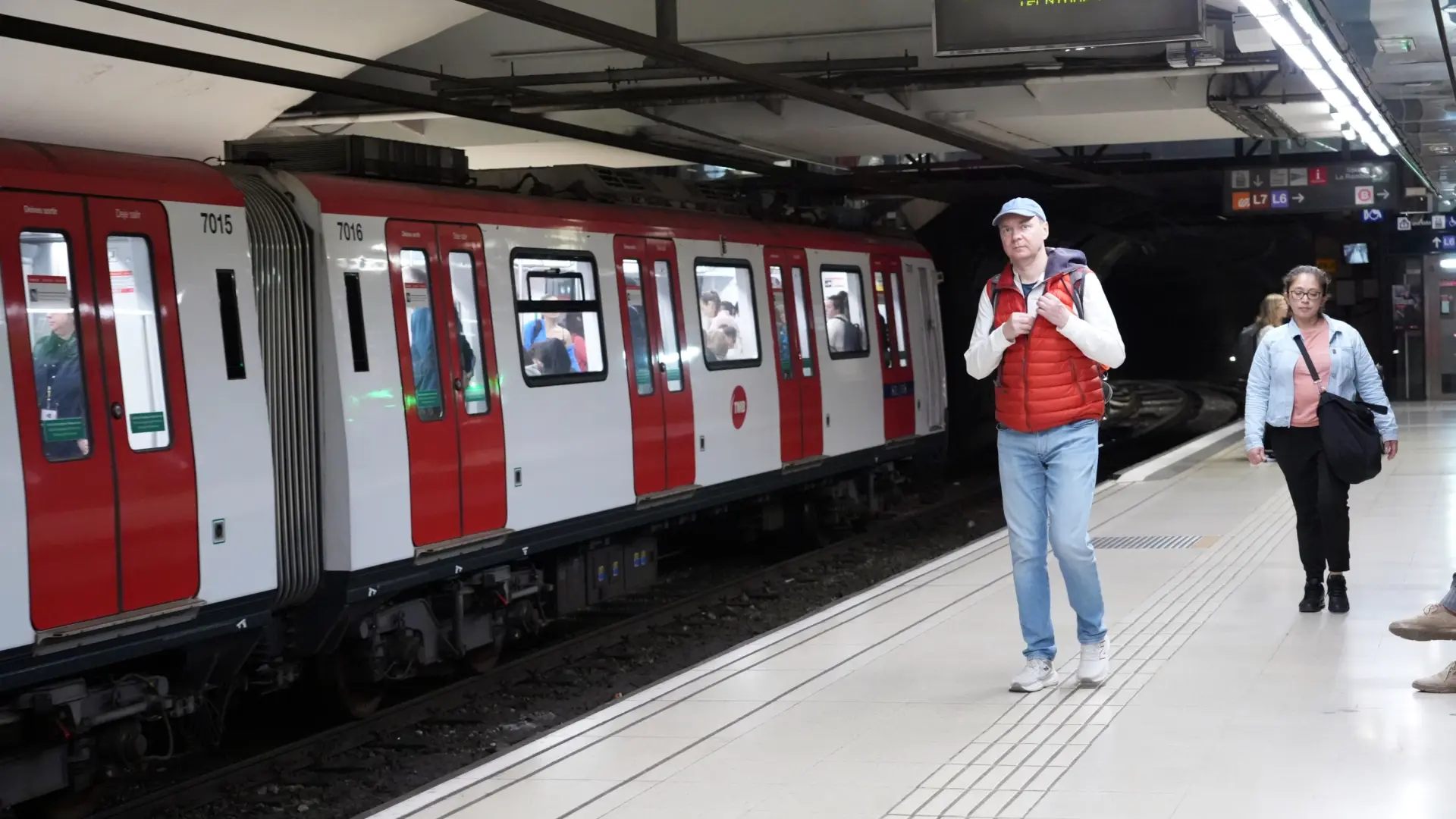 Barselona Metrosu L2 Hattında Kesinti: Şehir Ulaşımı Aksadı, Binlerce Yolcu Etkilendi