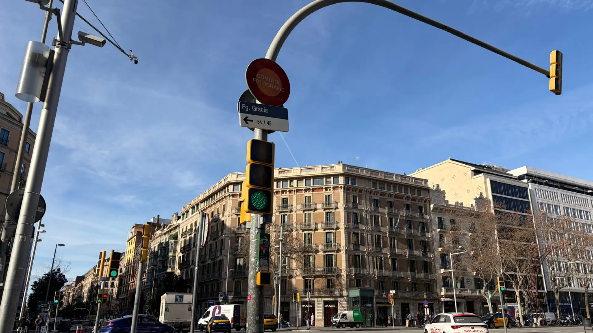 Barselona Trafiği Yapay Zeka ile Dönüşüyor: Emisyon Azaltma ve Akıllı Şehir Hedefi