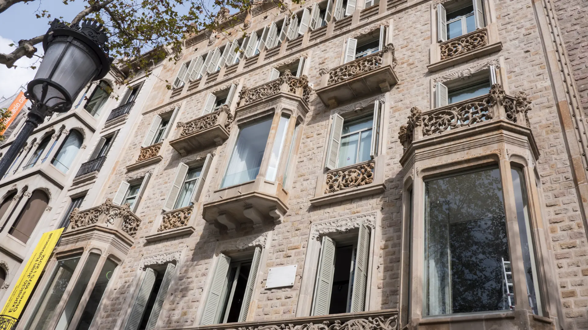 Barselona'nın Gizli Mücevheri: Passeig de Gràcia'da Mimari Şölen Sunan Mağaza