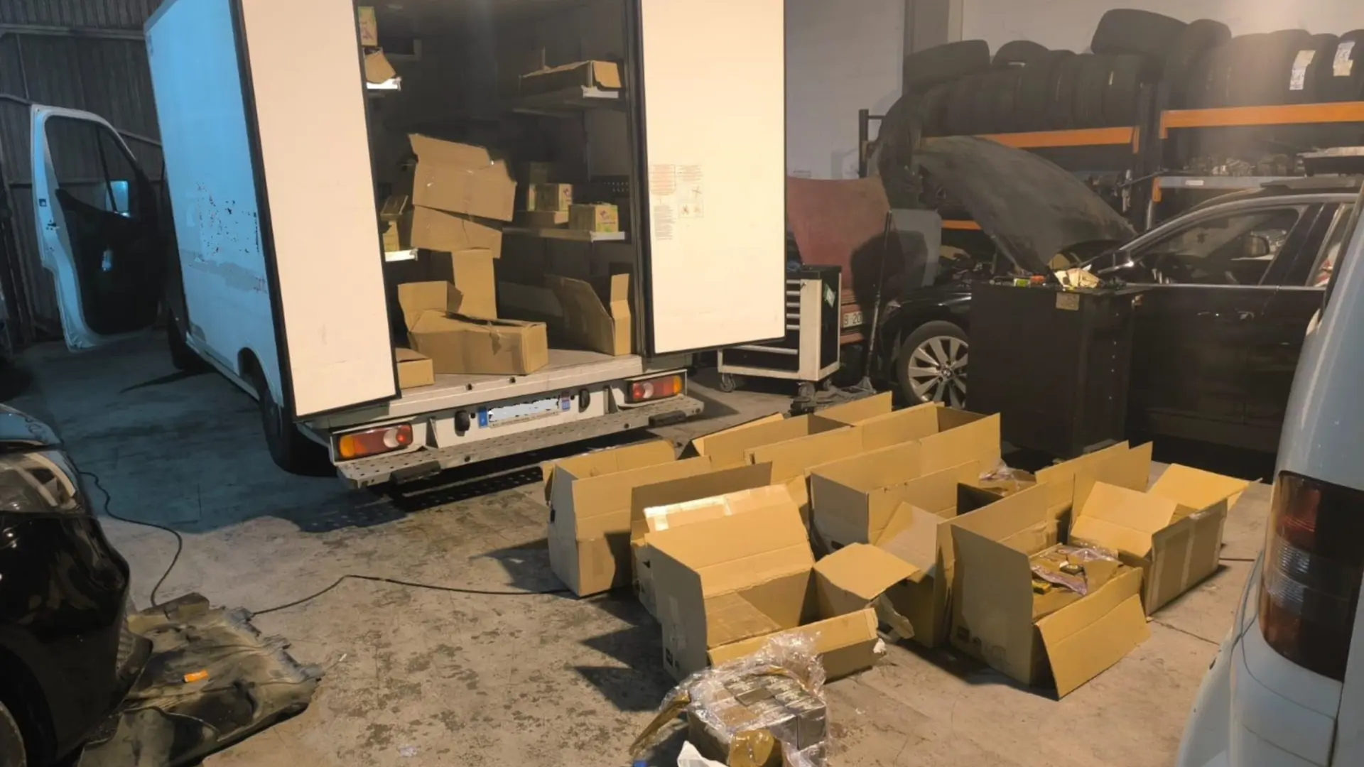 Katalonya'da Şok Baskın: Tamirhanede 630 Kilo Haşhaşla Üç Gözaltı!