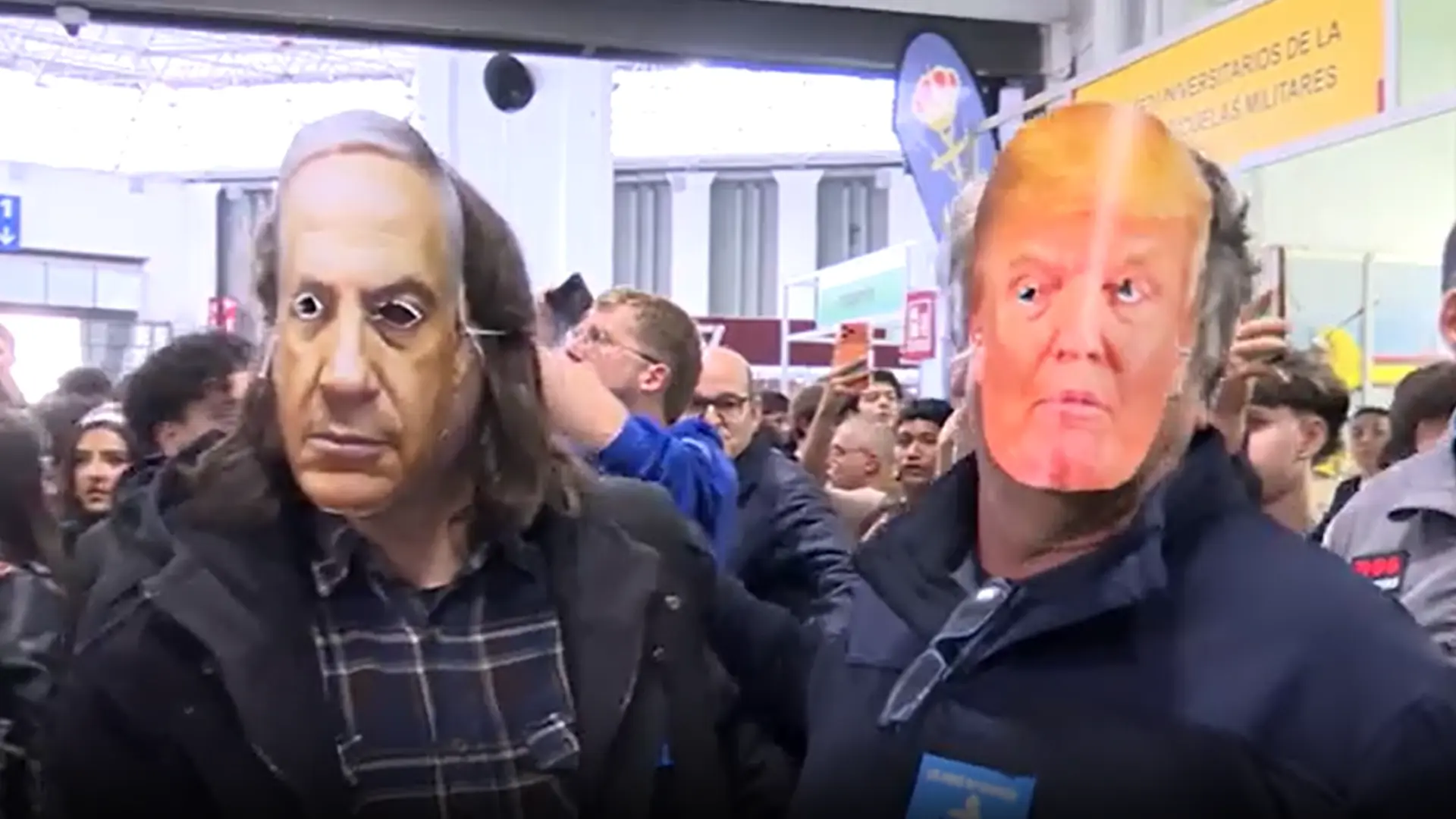 Barselona Eğitim Fuarı'nda Ordu Standına Protesto: "Bu Eğitim Değil, Asker Toplama!"