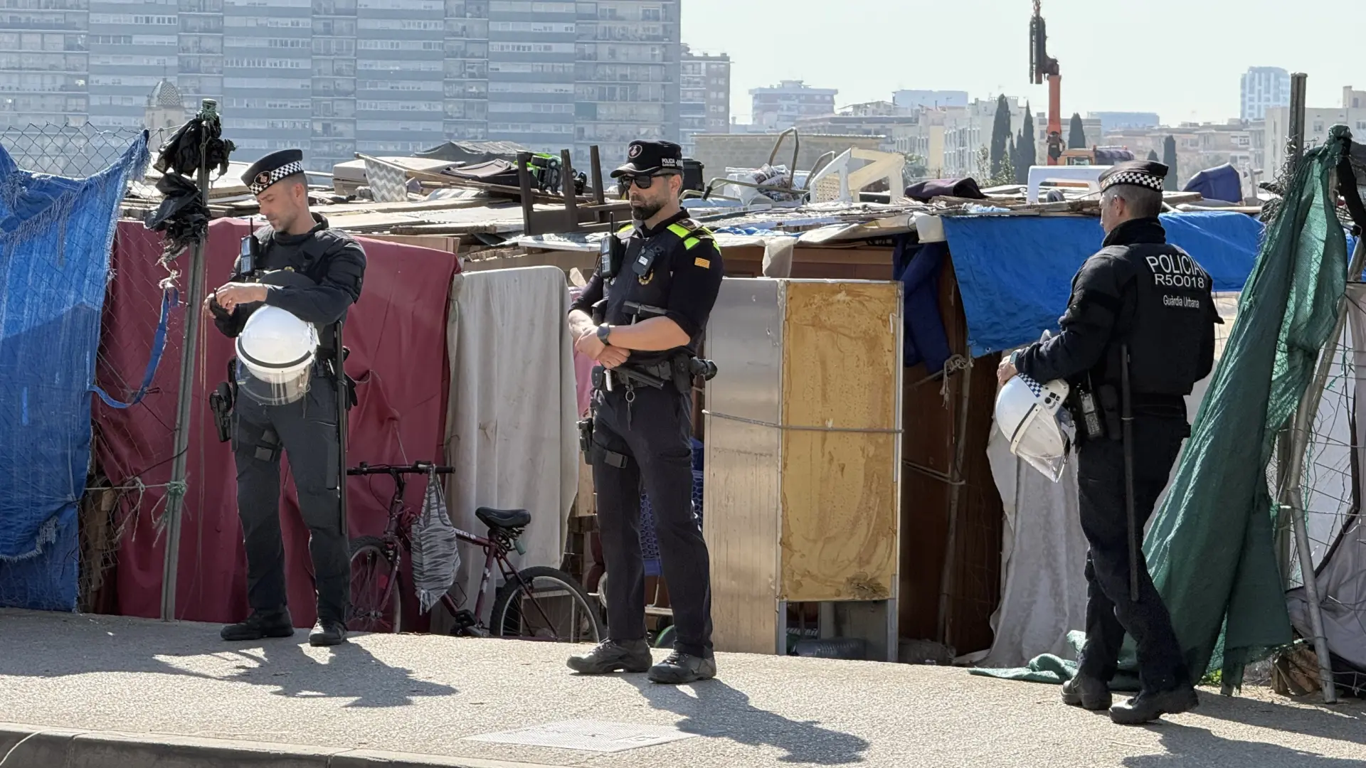 Barselona'da Gecekondu Önlemi: Sant Andreu'daki Boş Arsalar Özel Güvenliğe Emanet