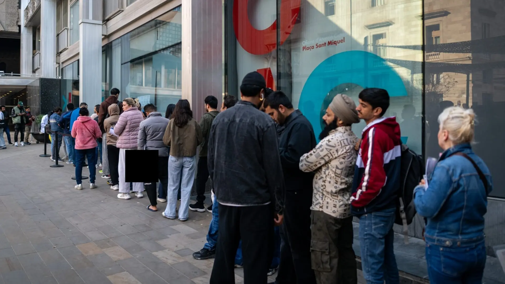 Barselona'dan Göçmen Düzenlemesine Destek: Randevusuz Kapsamlı Hizmet Merkezleri Açılıyor