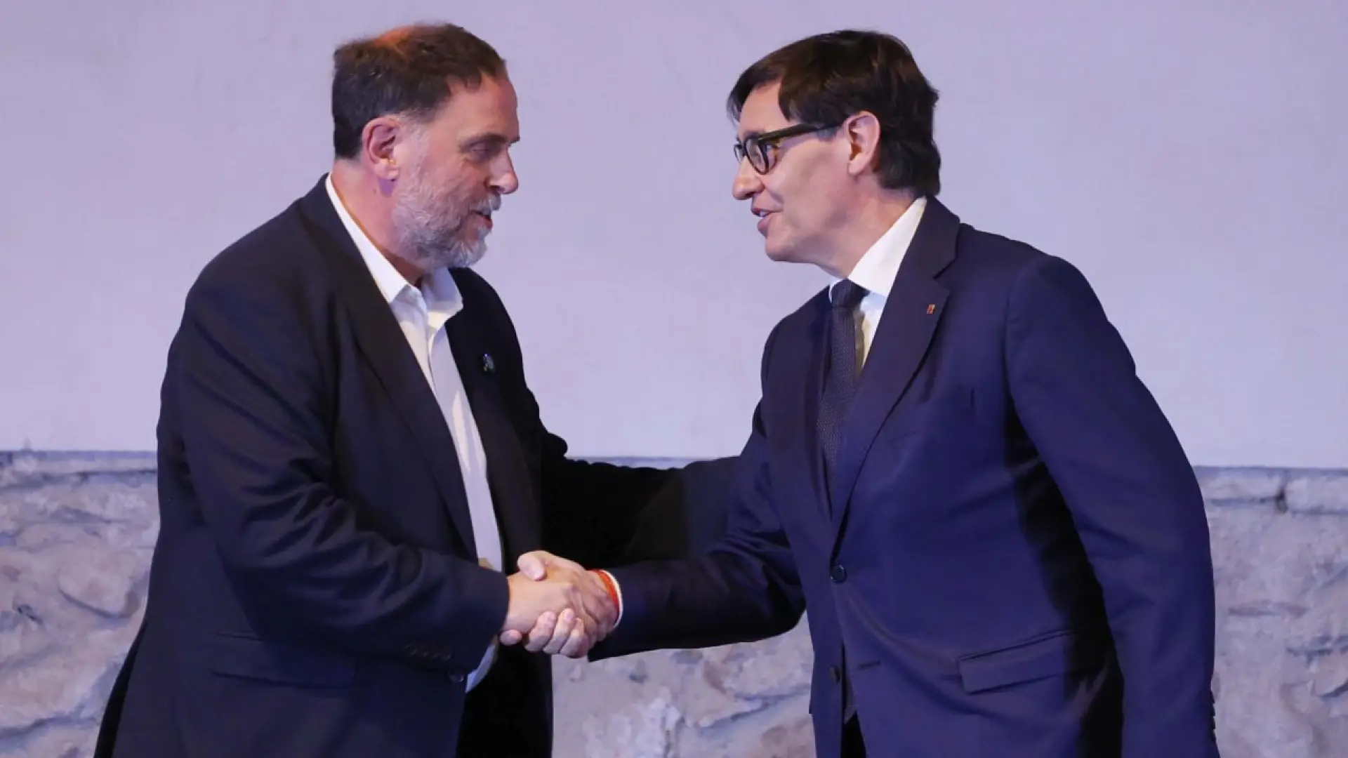 Salvador Illa ve Oriol Junqueras Bütçe Anlaşmasını İmzalıyor: Katalonya'da Yeni Dönem