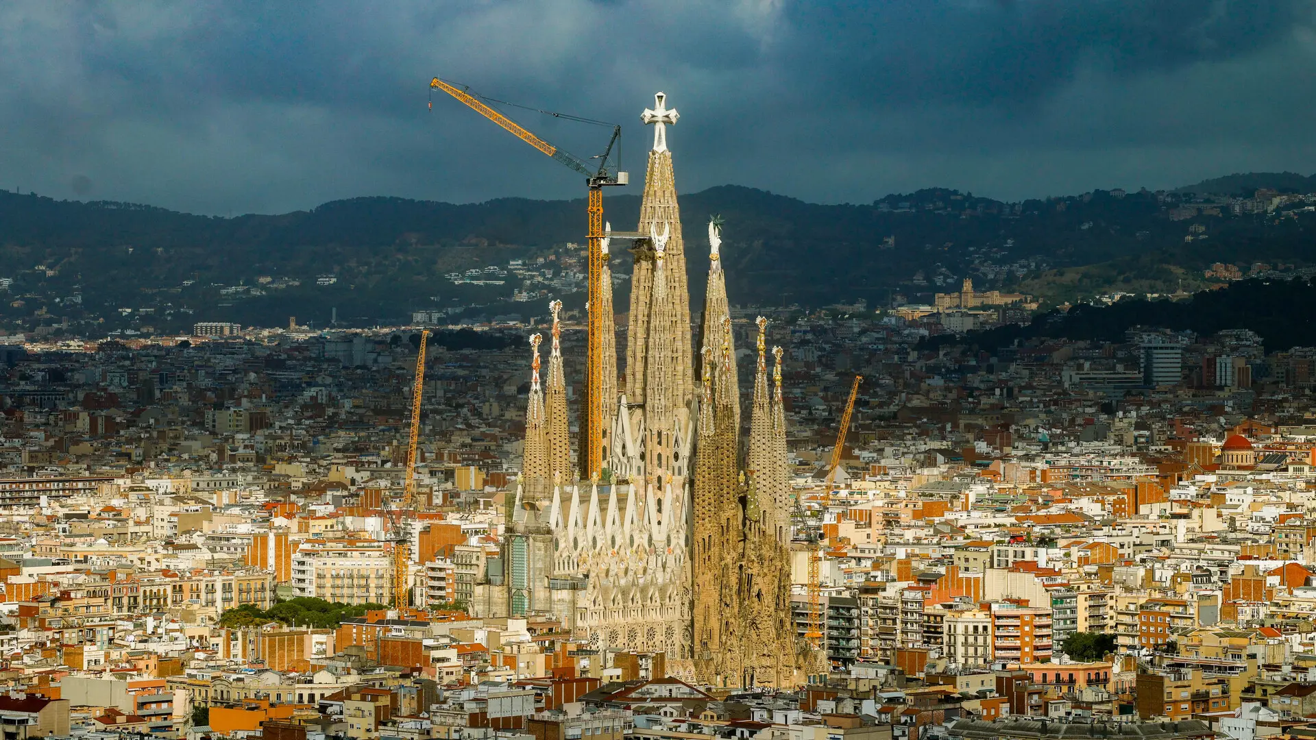 Papa León XIV, Sagrada Familia'nın İsa Kulesi'ni Kutsadı: Gaudí'nin Mirası Yüceldi