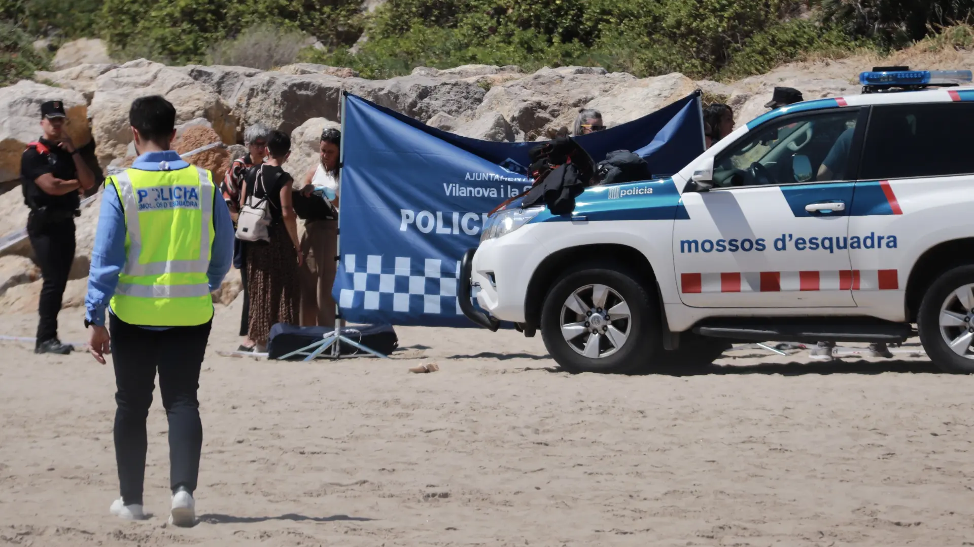 Barselona Sahilinde Gizemli Ölüm: Vilanova i la Geltrú Plajında Erkek Cesedi Bulundu