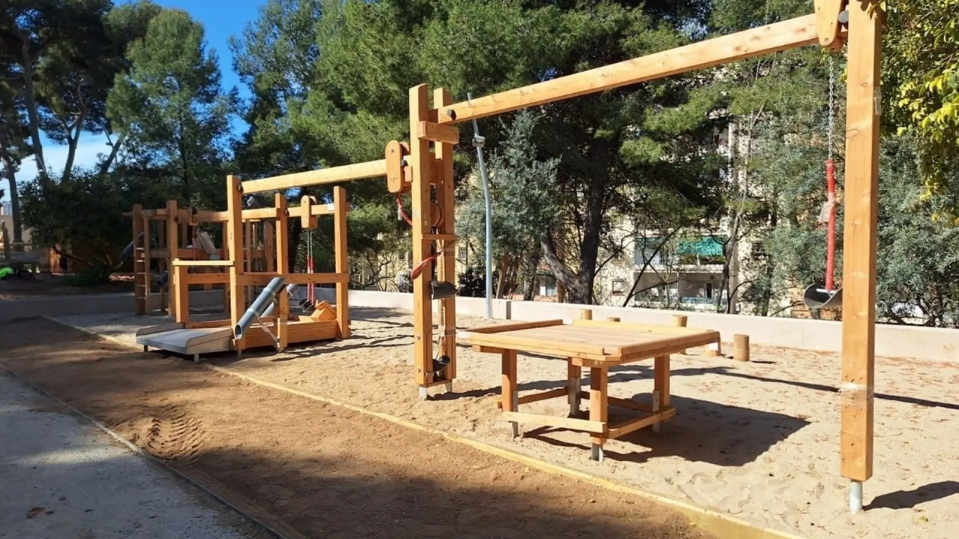 Barselona'da Turó de la Peira Parkı'nın İlk Yenilenen Bölümü Kapılarını Açtı: Mahalle