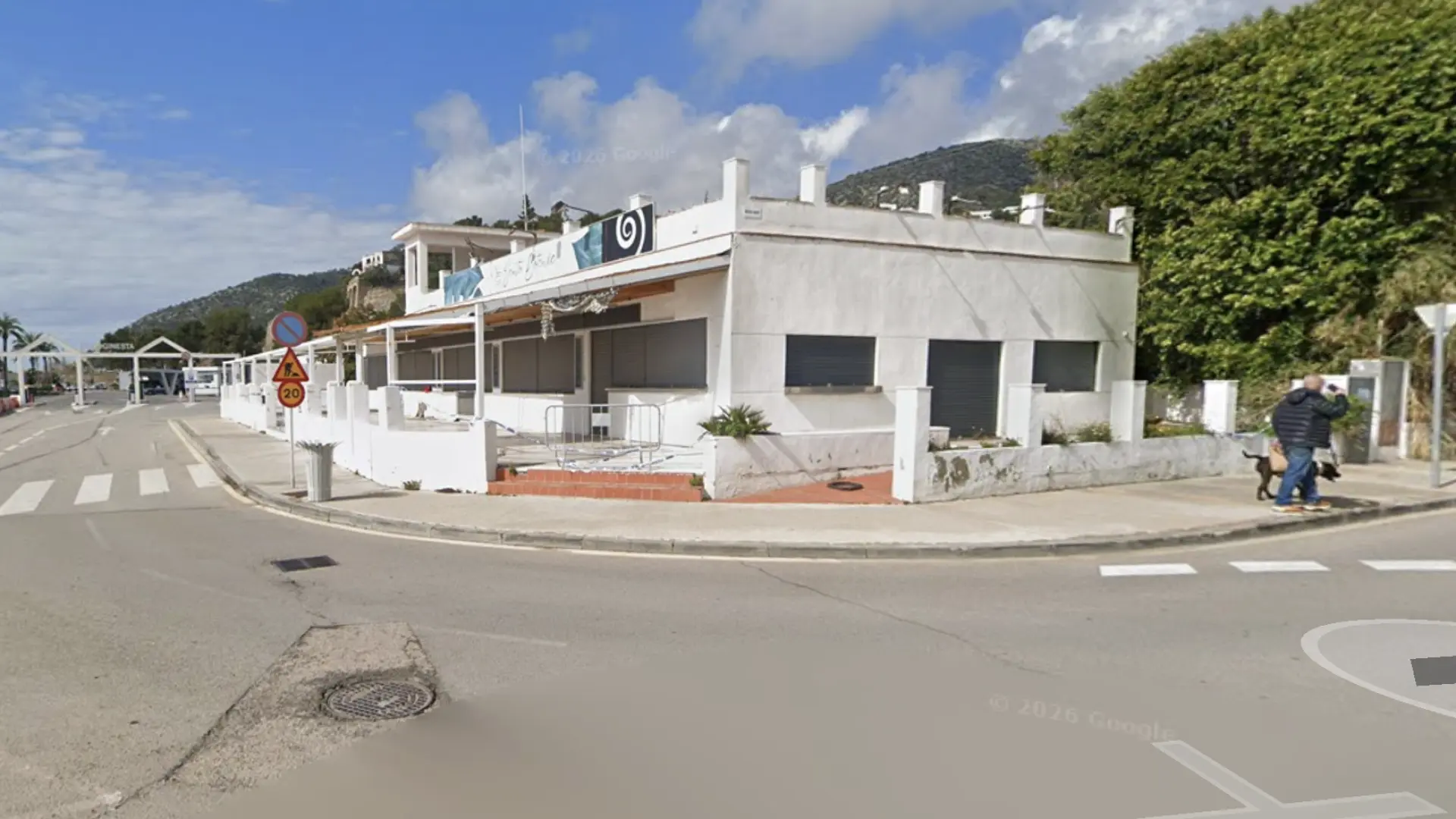 Sitges'in Sembolik Sahil Barı Rosa Mar'ın Yıkım Kararı: Bir Dönemin Sonu