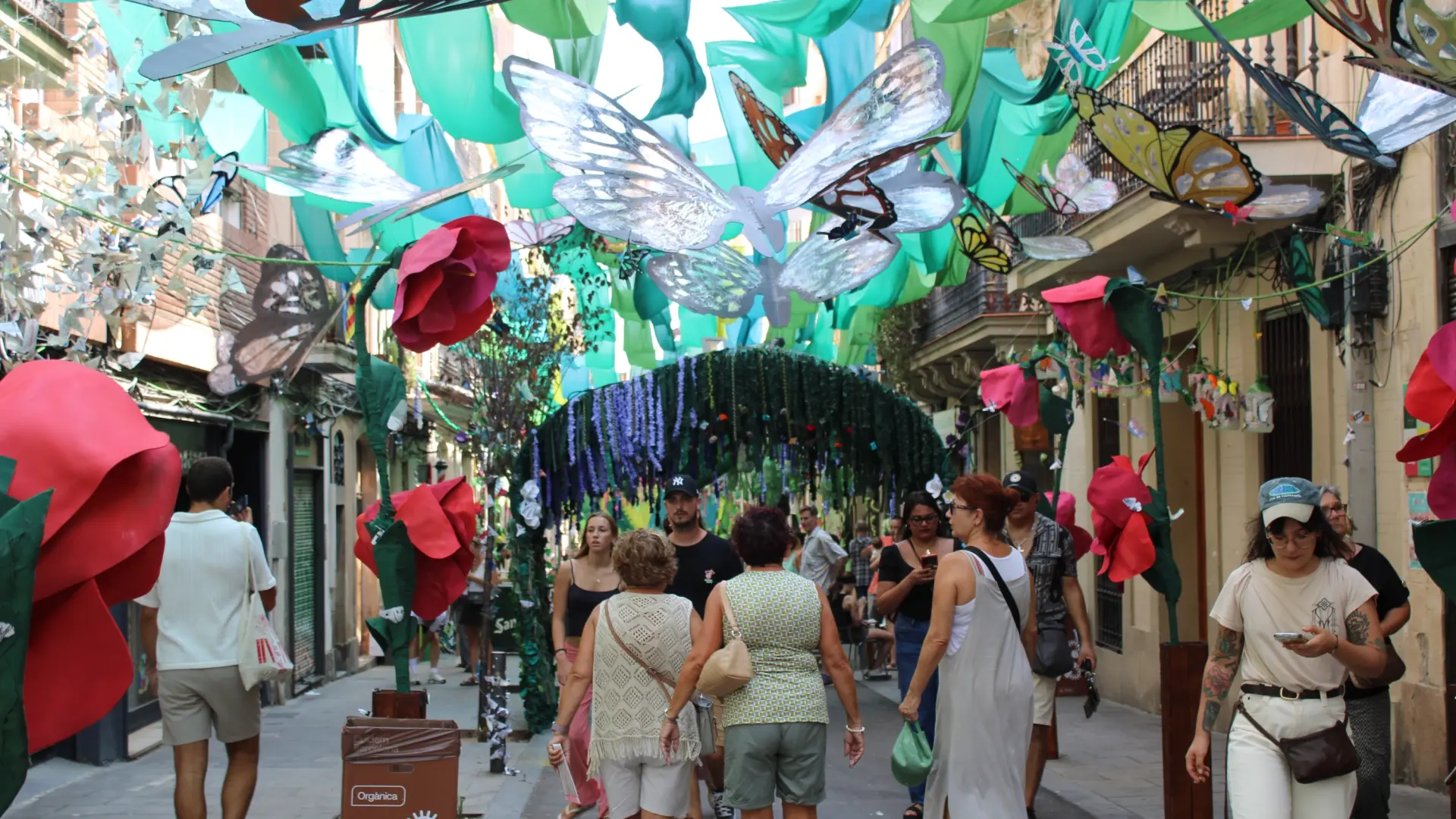 Barselona'nın Gràcia Mahallesi Fiesta Mayor ile Canlanıyor: 23 Sokağa Fantastik Dokunuş