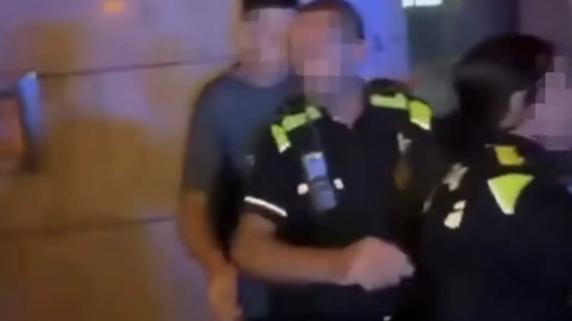 **Sabadell'de Fiesta Mayor'da Gençlere Yönelik Polis Şiddeti İddiası: Görüntüler Tepki