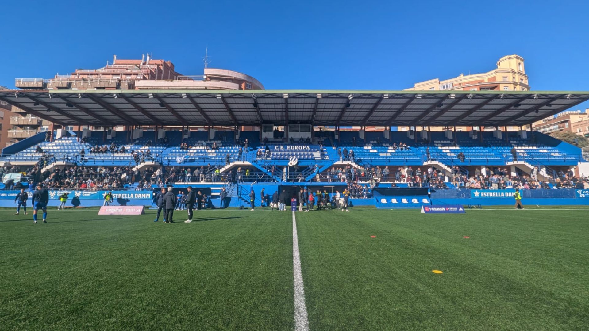 Barselona'da Nou Sardenya Stadı'na Doğal Çim Tartışması: Teknik Olarak Mümkün!