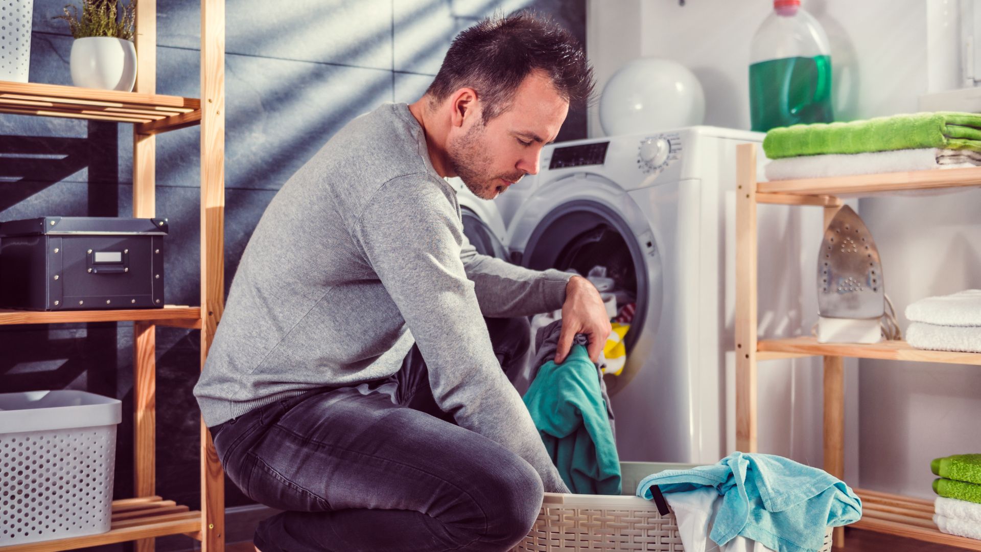 İspanya Hükümeti Kriz Paketi Kapsamında Elektrikte KDV İndirimini Değerlendiriyor