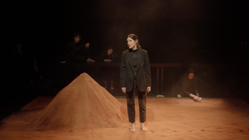 Txell Feixas' 'Cesur Kadınlar' Barselona Sahnesinde: Ortadoğu'dan Direniş Hikayeleri