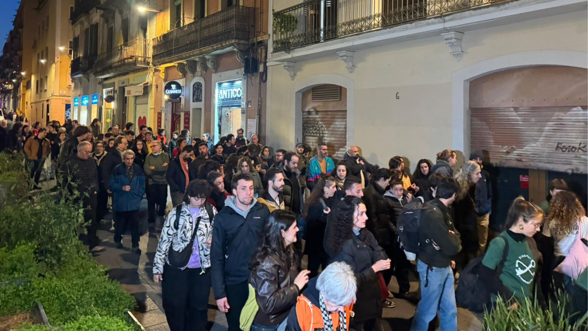 Sant Agustí'de Tahliye Tehlikesi: Barselona'da 'Coliving' Dönüşümüne Direniş