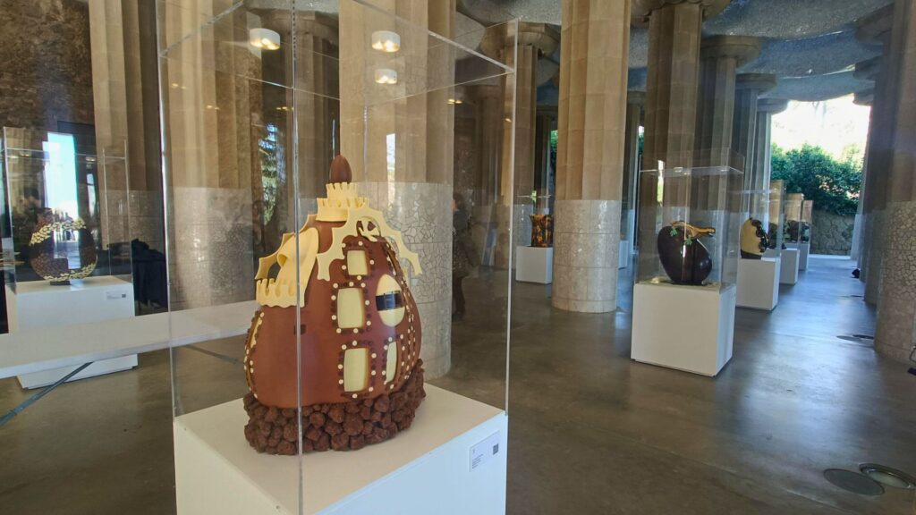 # Gaudí'nin Yüzüncü Yılına Tatlı Bir Selam: Park Güell'de Çikolata Sanatı