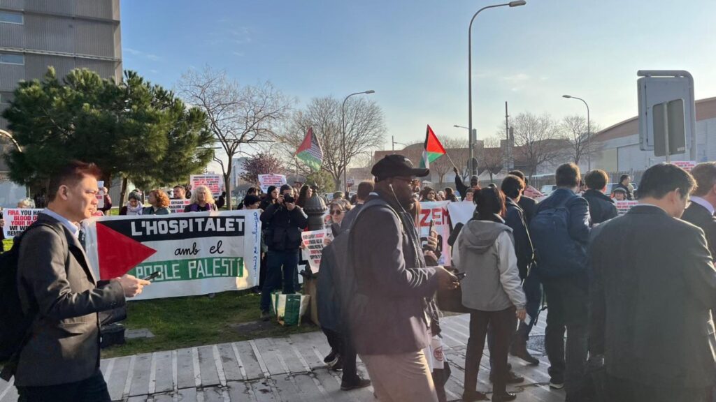 Barselona'da MWC 2026'ya İnsan Hakları İhlalleri Nedeniyle Protesto