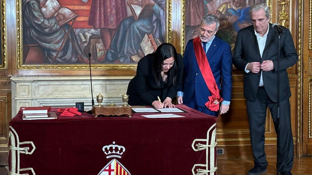 Barselona Tarihinde Bir İlk: Sara Belbeida Belediye Meclisi'ne Katıldı