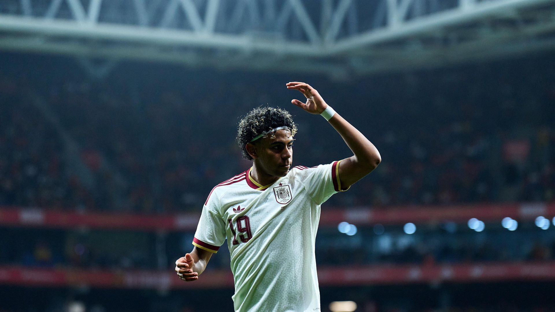 Lamine Yamal'dan İslamofobik Tezahüratlara Sert Tepki: "Cahil ve Irkçısınız!"