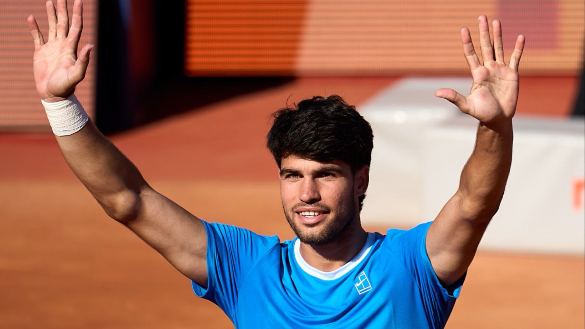 Carlos Alcaraz'dan Godó'ya Şok Veda: Bilek Sakatlığı Üçüncü Şampiyonluğa Engel Oldu