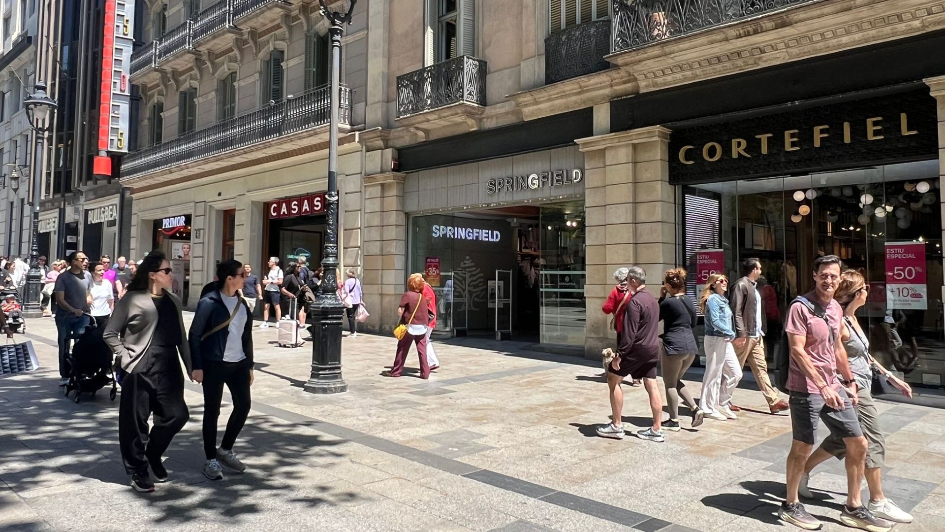 Barcelona'da Yaz Dönemi Ticaretinde Düşüş Alarmı: İnşaat Çalışmaları ve Ulaşım