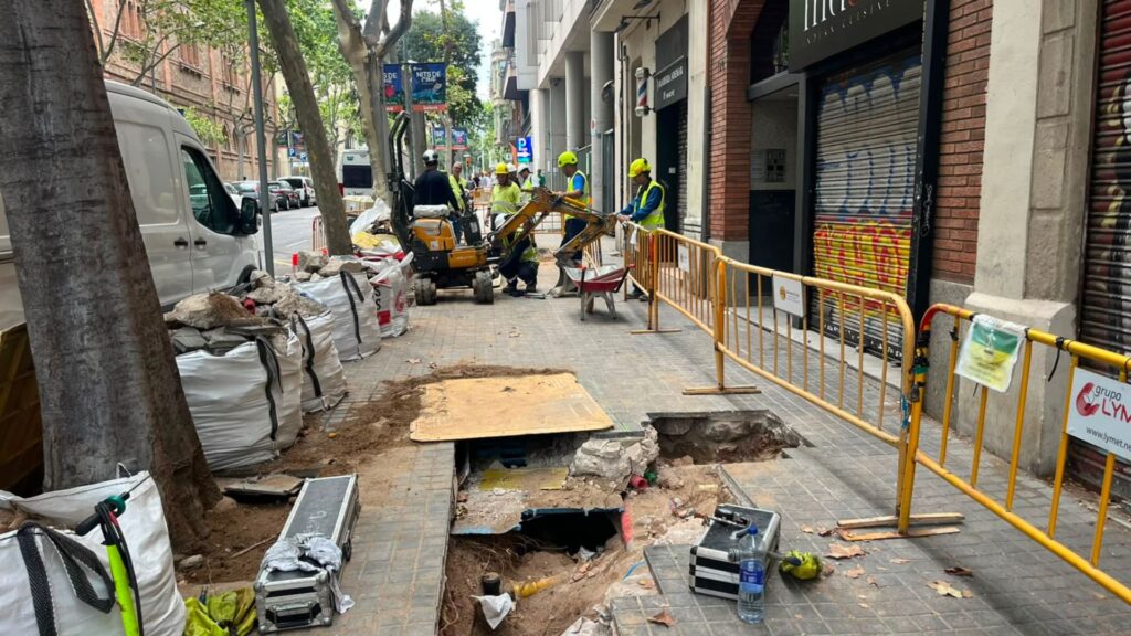 Barselona'da Sıcak Hava Dalgasında Elektrik Kesintisi: Gaz Alarmı ve 24 Saati Aşan