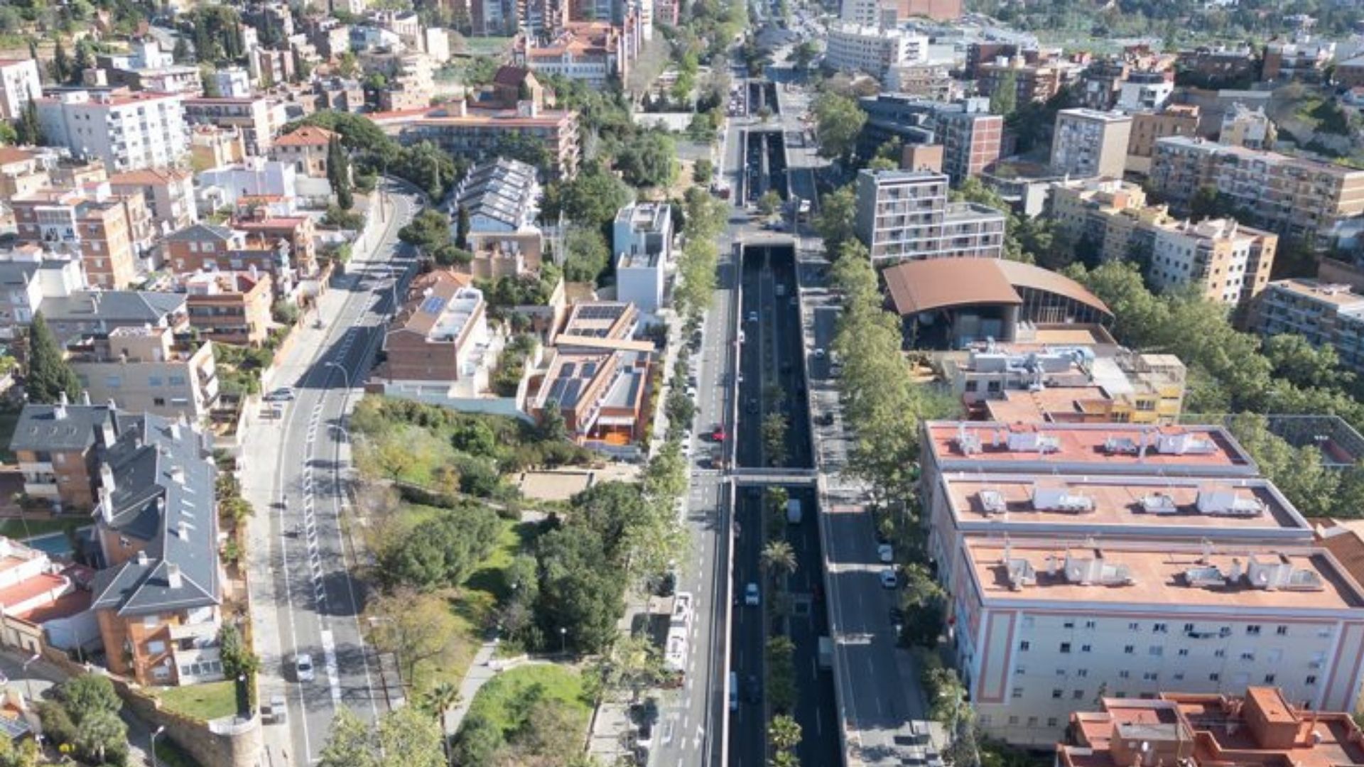 Barselona'nın Kalbinde Büyük Dönüşüm: Ronda de Dalt Üst Örtü Çalışmaları Başladı