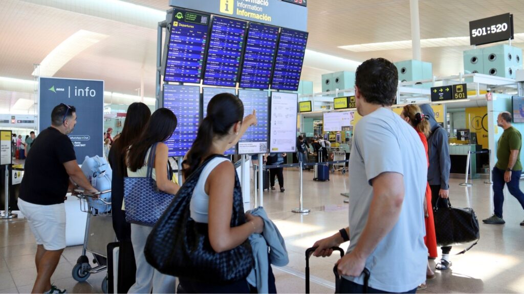 Ağustos Sonunda Artan Fiyatlara Rağmen El Prat Havalimanı'nda Rekor Uçuş Hareketi