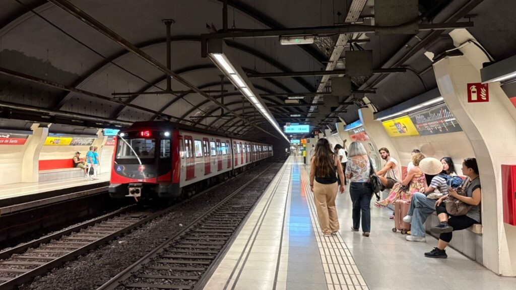 Barselona'nın Can Damarı L1 Metrosu, Bir Buçuk Aylık Aranın Ardından Normal