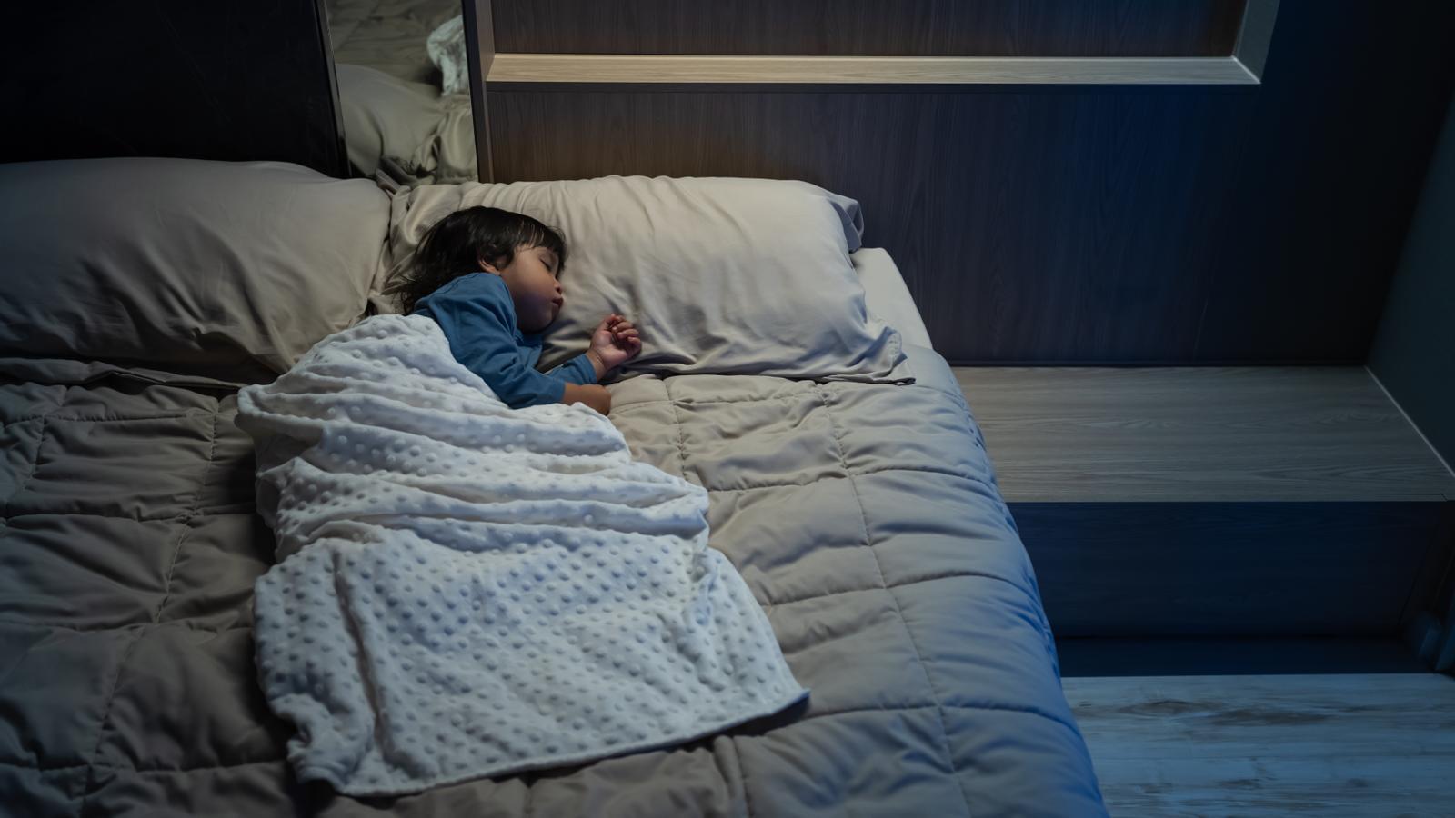 **Çocuk Uykusu Hakkındaki Yanlış Bilgiler Çürütülüyor: Barselona'dan Uzmanlar Uyarıyor**