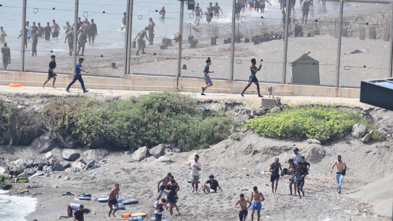 **Ceuta'da Yeni Göçmen Krizi: İspanya, 2021 Benzeri Bir Durumla Mücadele Ediyor**