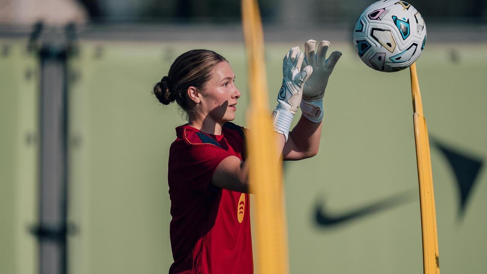 Barça Femení'de Kaleci Rekabeti: Cata Coll'un Tahtına Yeni Adaylar mı Geliyor?