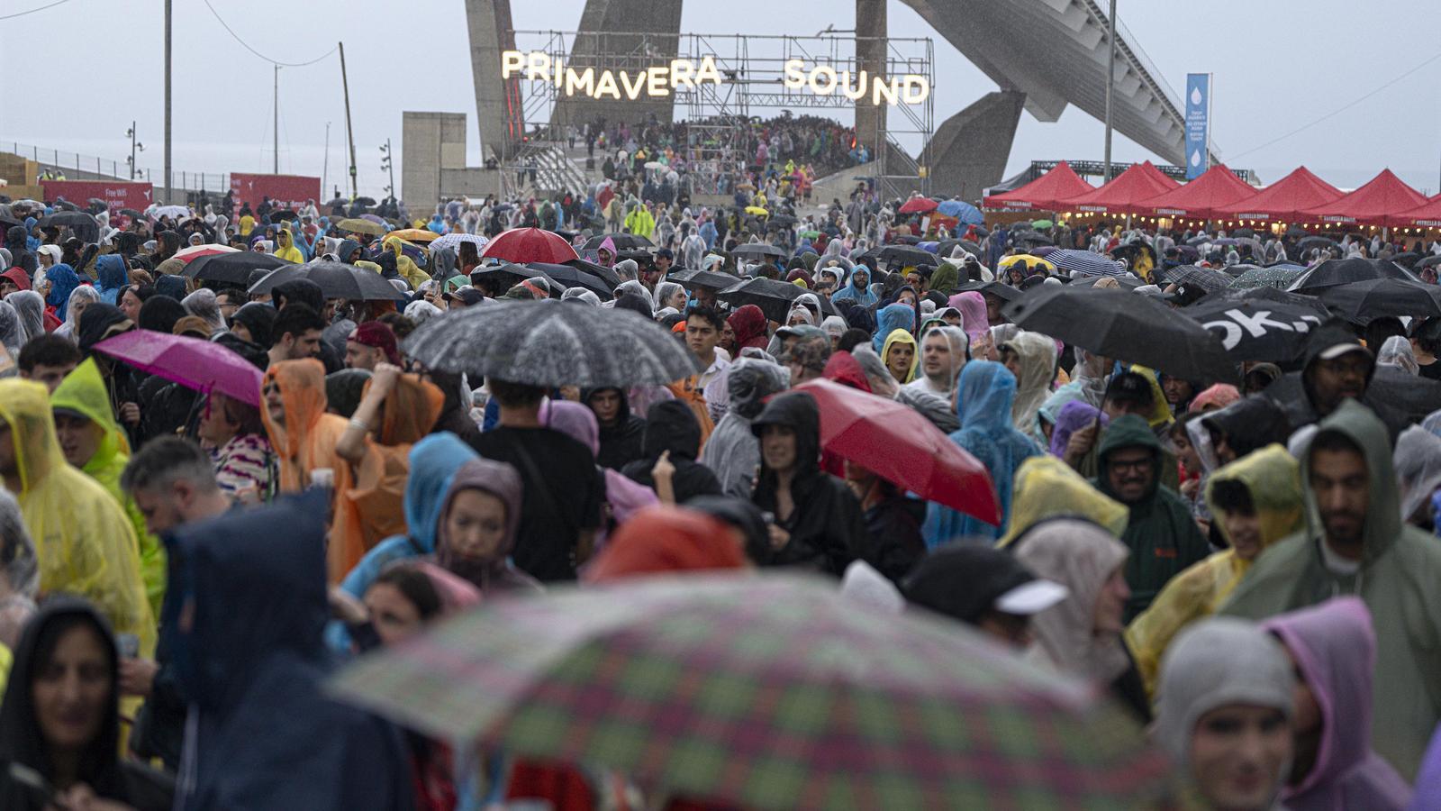 Barselona Primavera Sound Yağmura Direndi: Geese Coşturdu, Güvenlik Öne Çıktı