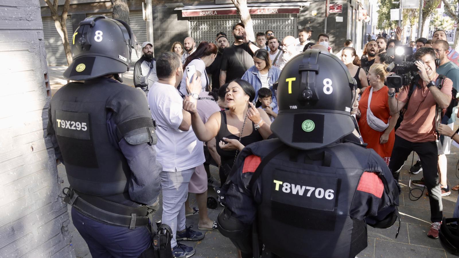 Barselona Yakınlarında Tahliye Edilen Daireler Tekrar İşgal Edildi: 'La Mina'da