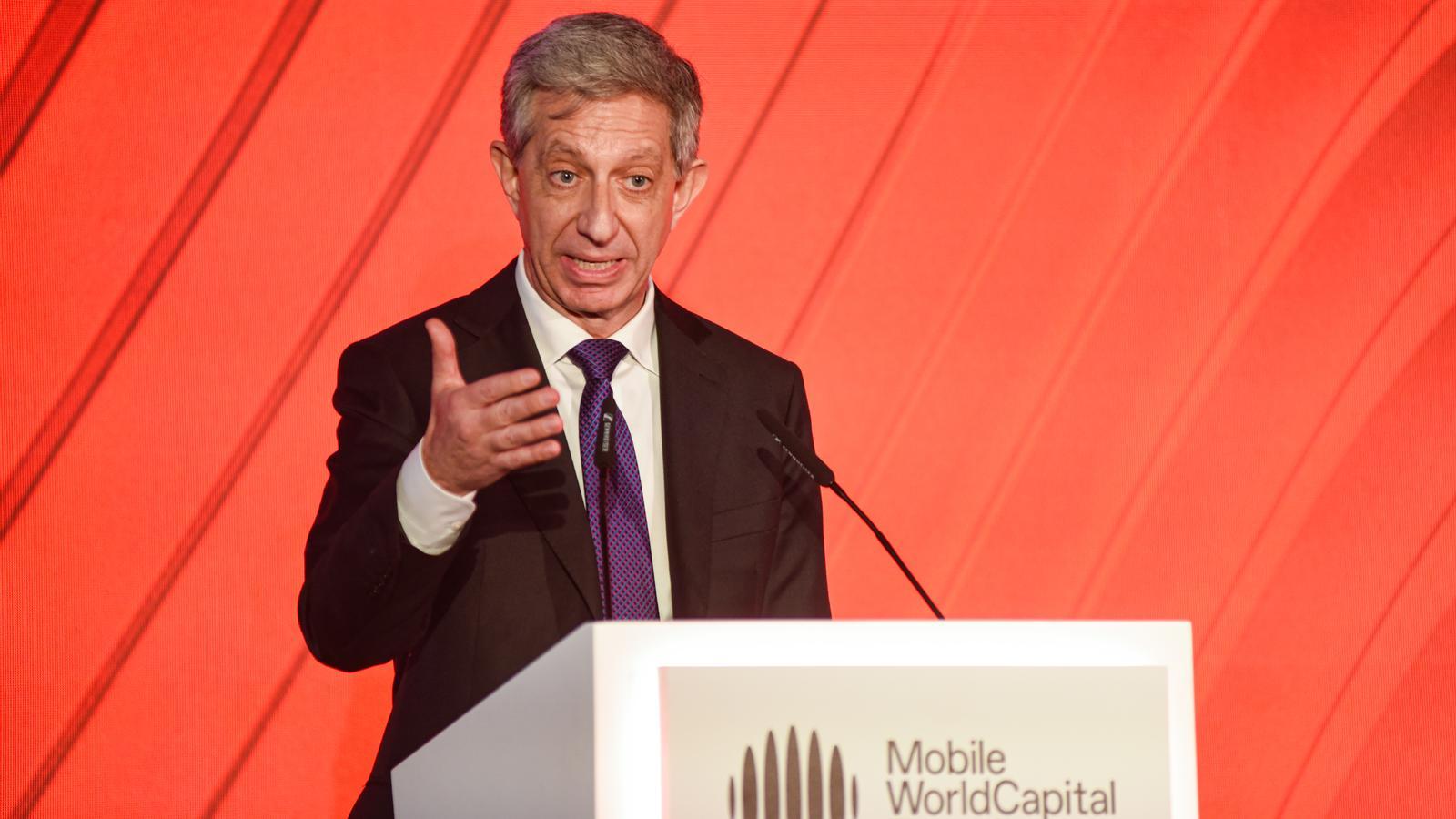 Honor, Katlanabilir Telefonuyla Apple'a Meydan Okuyor: Teknoloji Savaşı Kızışıyor