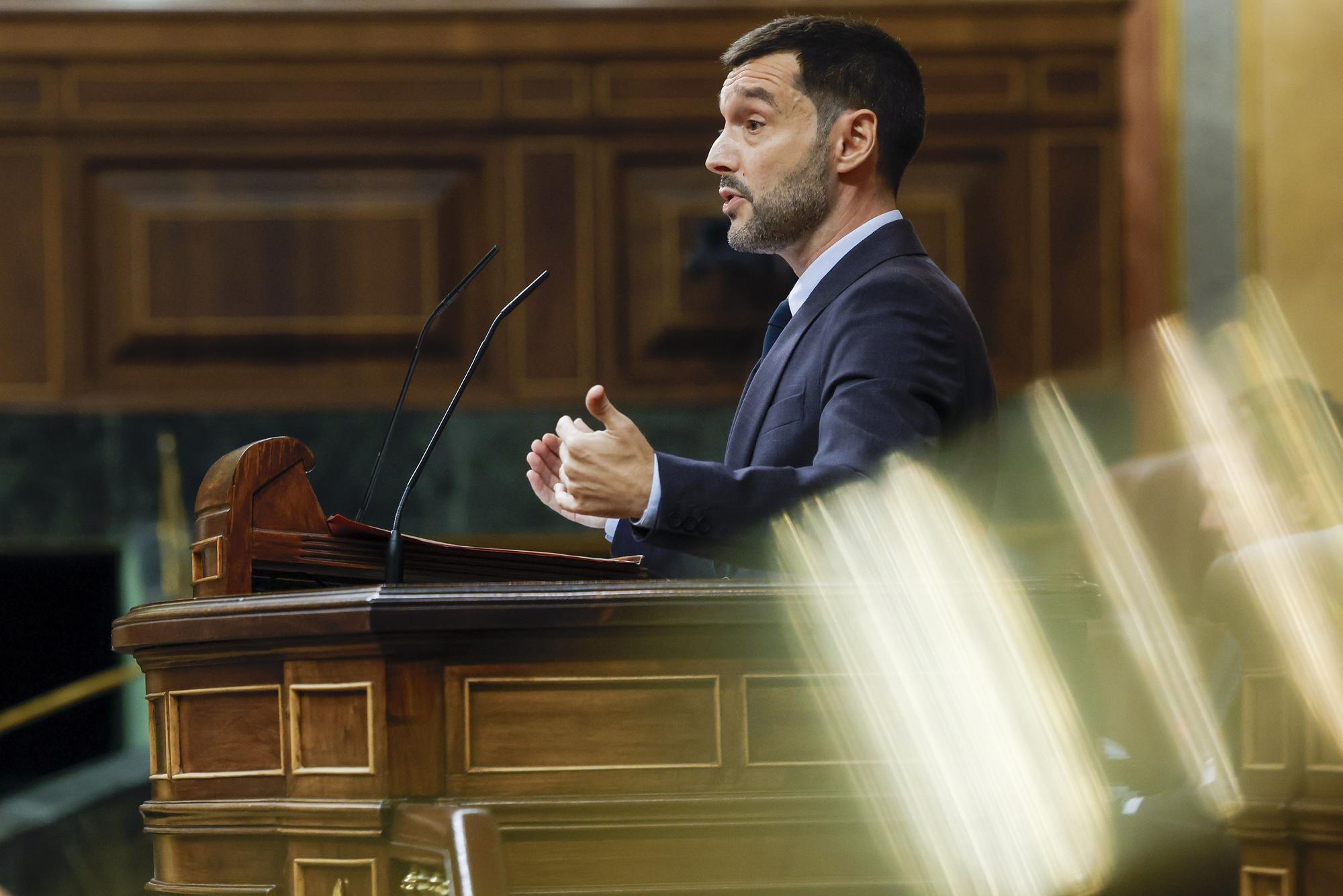 İspanyol Solunun Yeni Umudu mu? Pablo Bustinduy'un Liderlik Reddi ve Konut Krizi