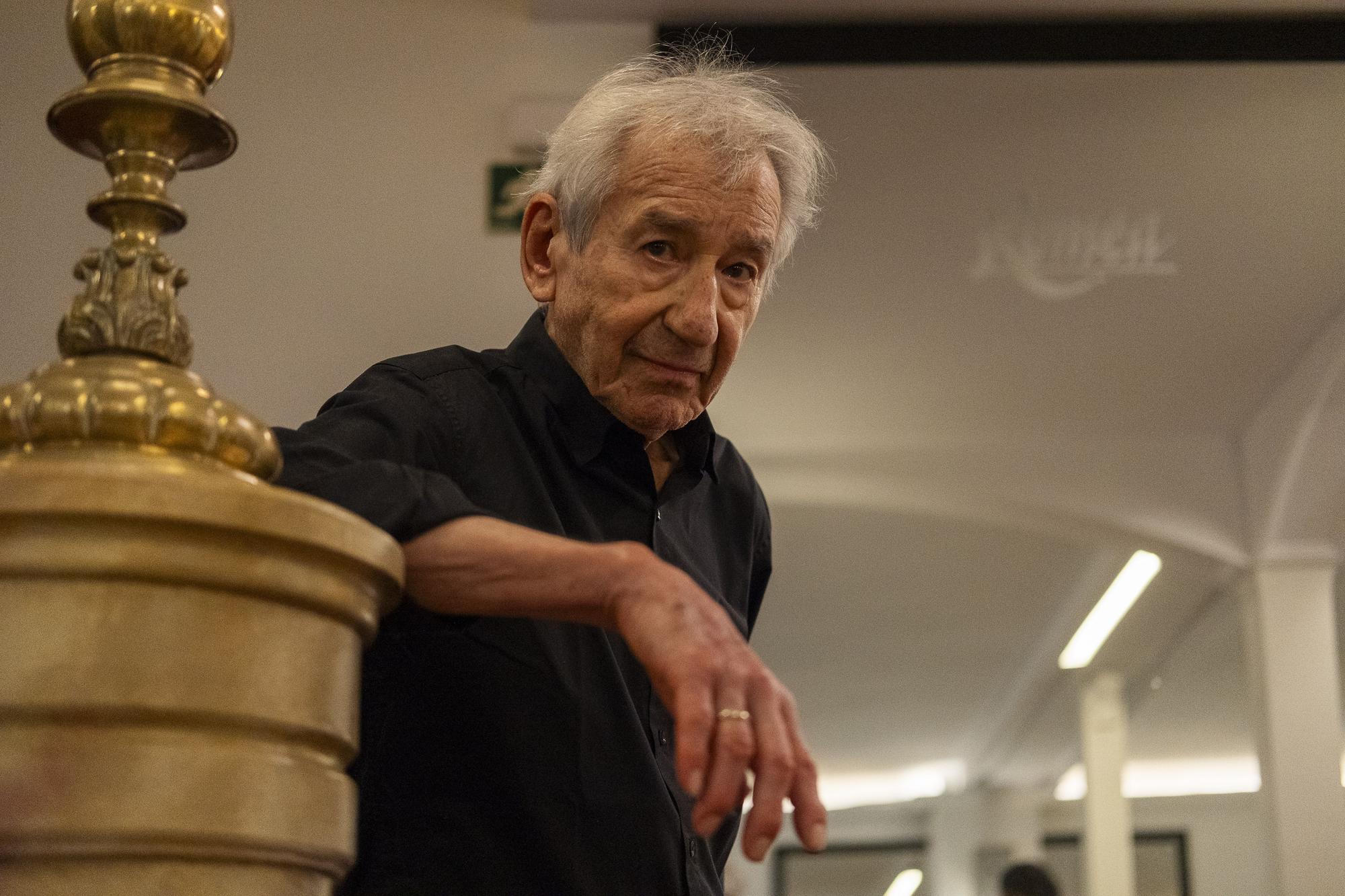 José Sacristán'dan "En Kişisel" Sahne Şovu: Bir Efsanenin Anıları Teatre Romea'da