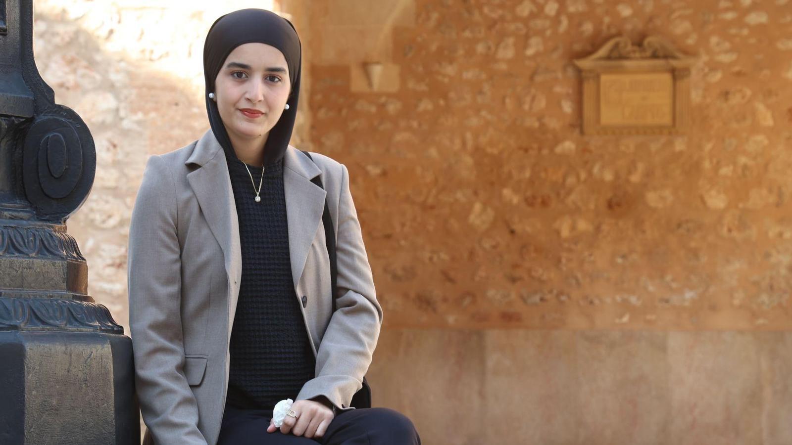 Katalonya'da Kimlik Devrimi: Müslüman, Feminist ve Katalanist Bir Genç Kadın