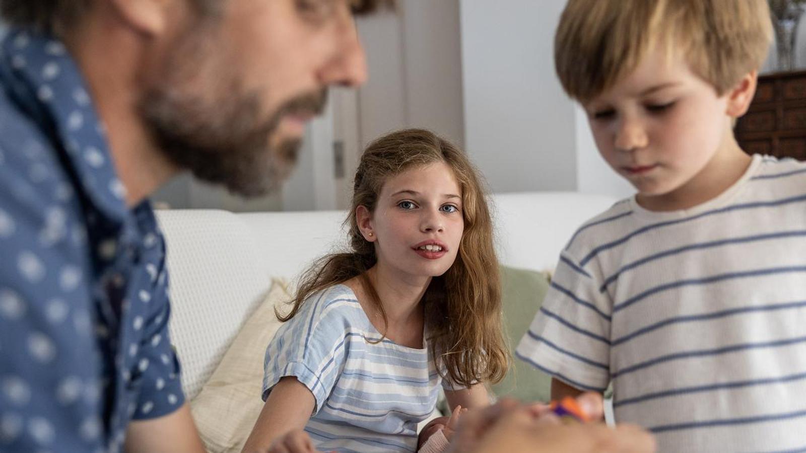 Dünyada 30 Çocuğu Etkileyen Nadir Hastalık: Lucía'nın Zorlu Mücadelesi ve Babasının